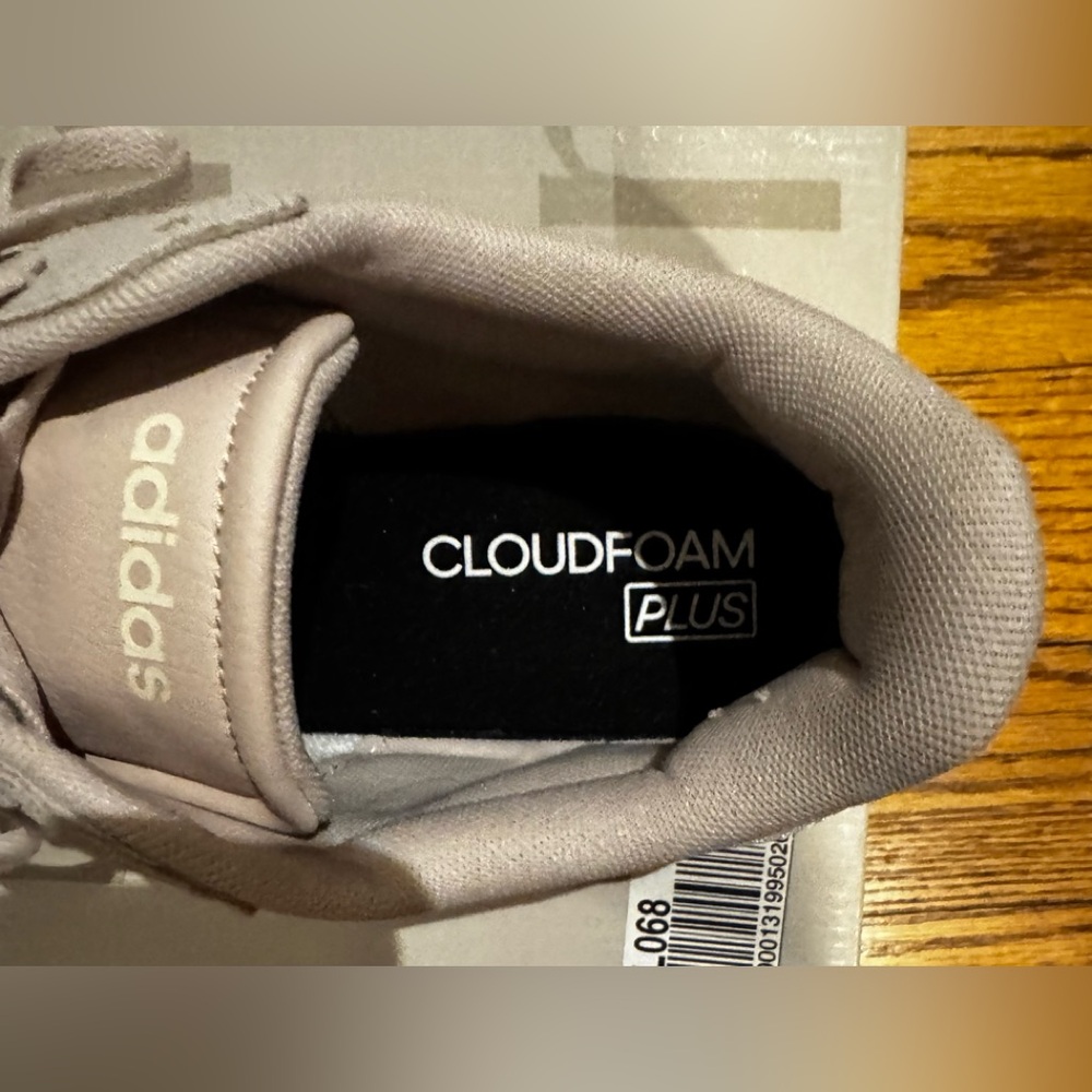 Adidas NWT Women's Athletic Shoes Tan and White with Cloud Foam Technology sz 10 - Picture 10 of 12